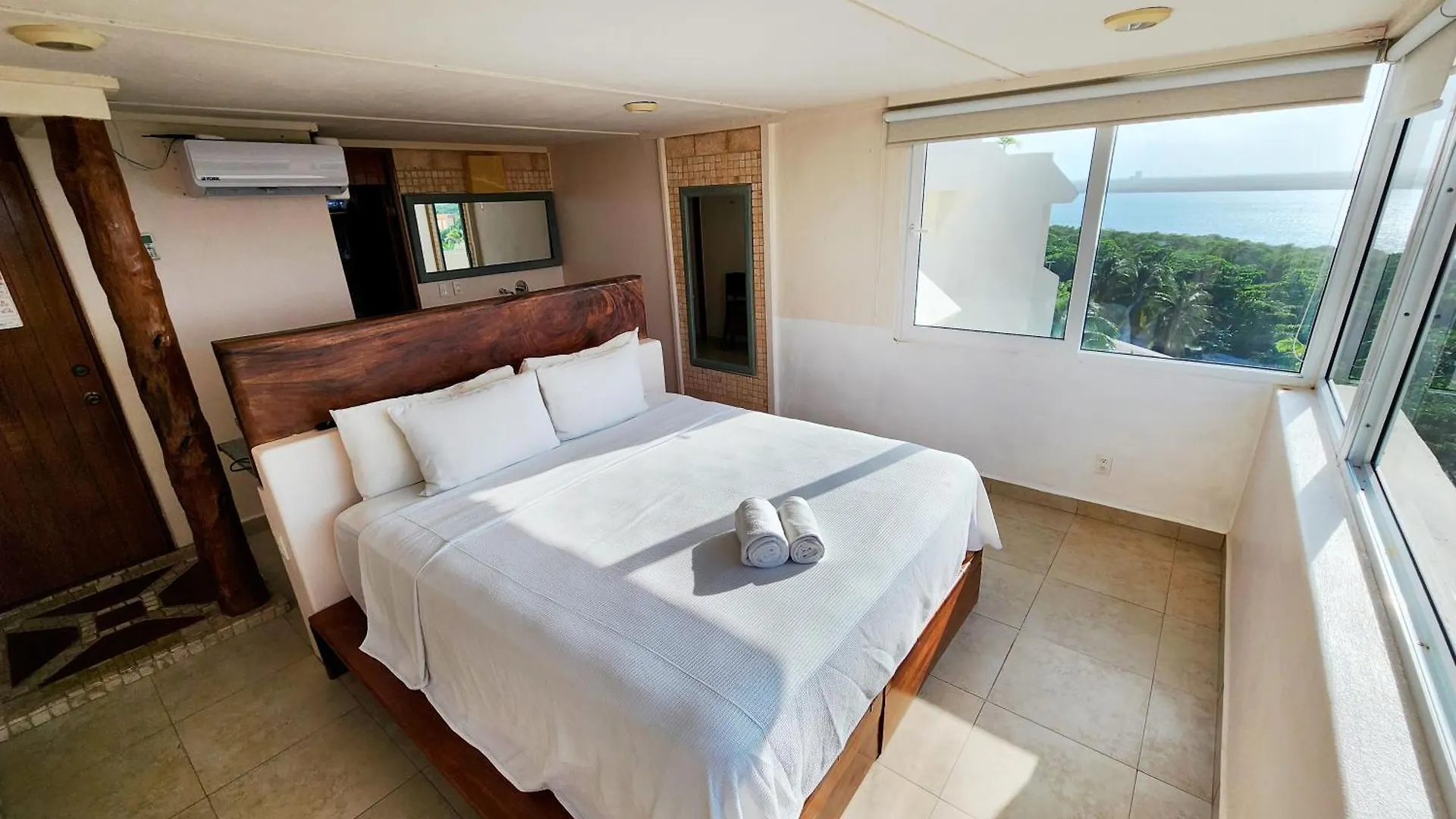 Rodero By Solymar Beach Front Condos In Hotel Zone Cancún
