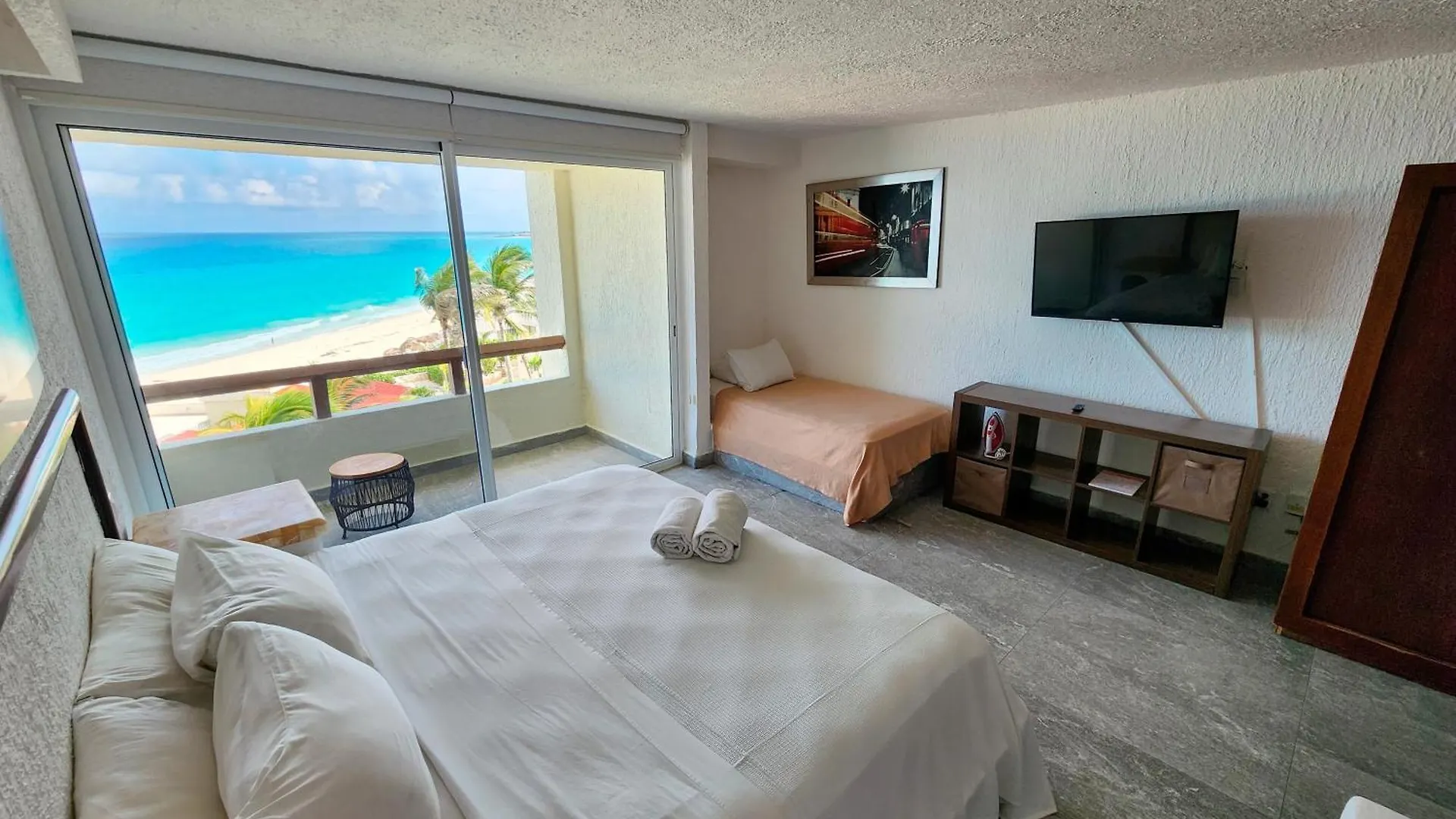 Rodero By Solymar Beach Front Condos In Hotel Zone Cancún
